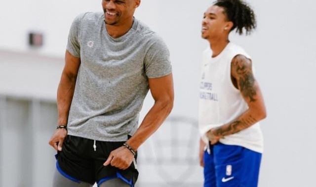 kaiyun·(中国)官方网站-把快艇当家！韦少找回快乐：新赛季助卡椒冲冠