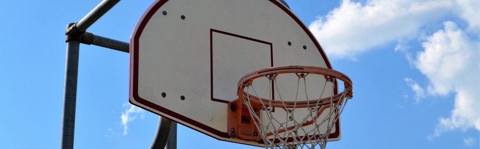 男篮观察｜赢球背后折射4大难题 12助攻22失误+队长赵睿迷失