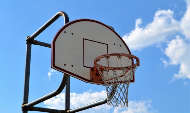 男篮观察｜赢球背后折射4大难题 12助攻22失误+队长赵睿迷失