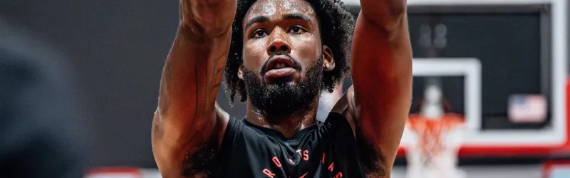 防守大闸！火箭社媒晒伊森现身火箭训练馆的训练组图