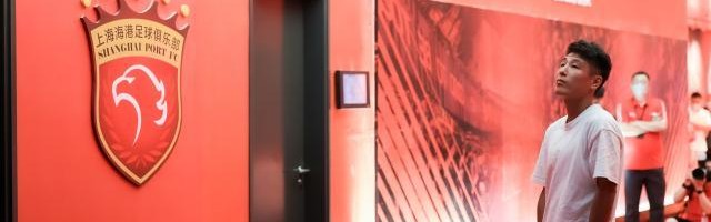 开云体育app官网-武磊造访新球场上看台体验视角：在全世界都很出众