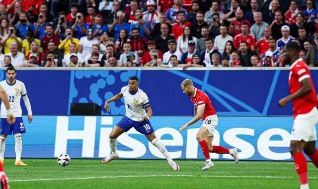 开云体育app-【欧洲杯】姆总造乌龙+失单刀+伤退，法国1比0奥地利